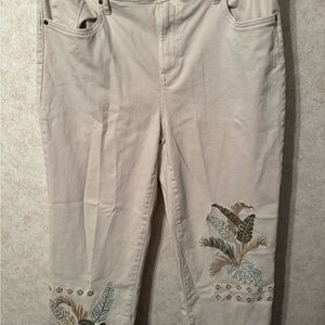 Chico Embroidered Beige crop Pants with Leaf Design